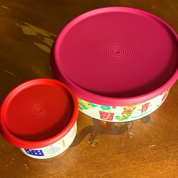 TUPPERWARE ONE TOUCH CHRISTMAS BUNDLE SET - Picture 2 of 13